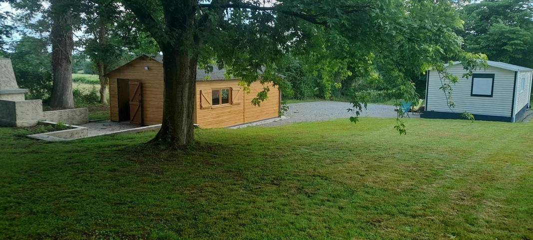 Maison de campagne pour 4 personnes, avec terrasse et jacuzzi à Javron-les-Chapelles