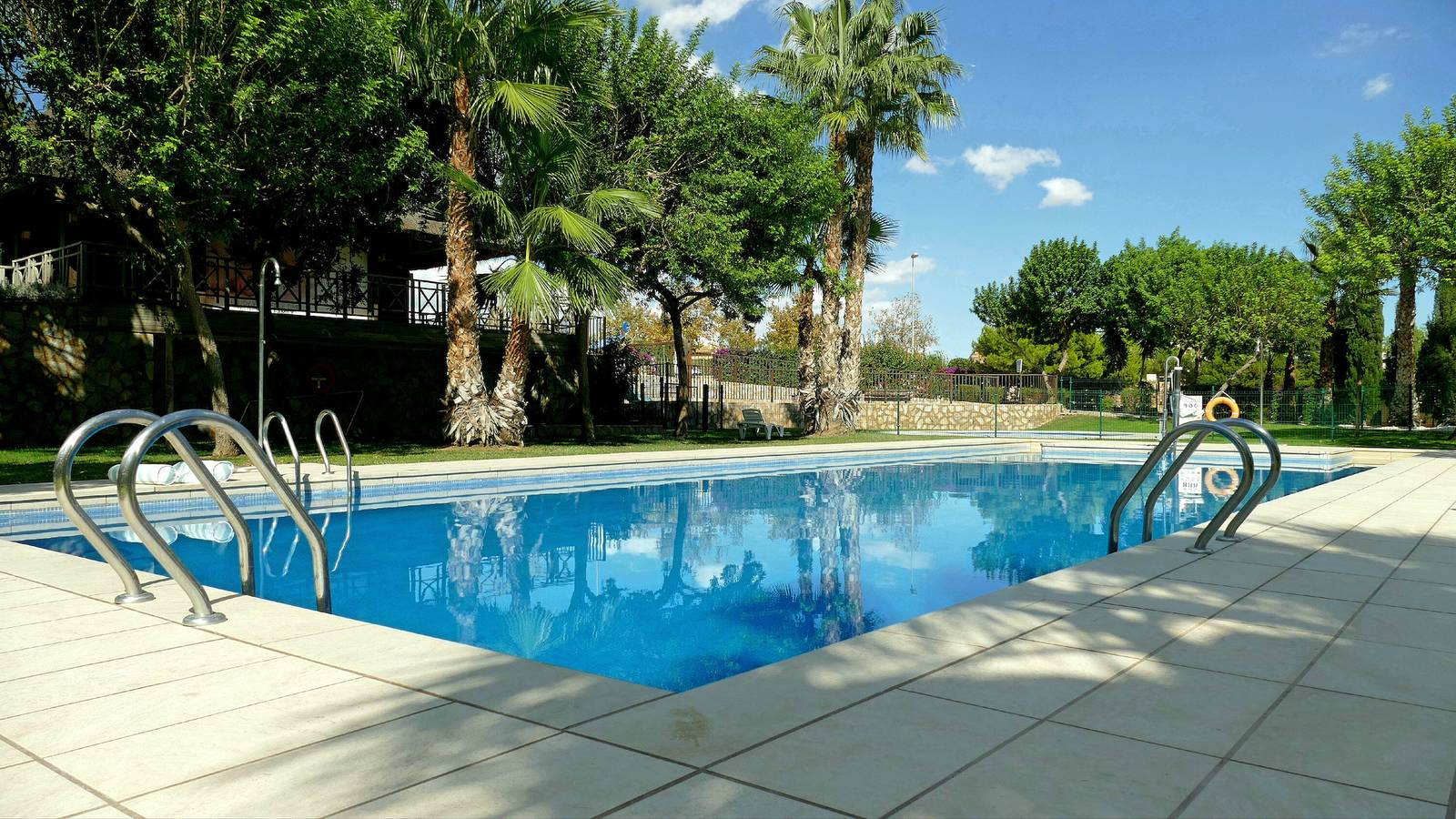 Entire apartment, Apartment 'Suerte Y Amor' with Mountain View, Wifi and Air Conditioning in Golf Resorts Murcia, Fuente Alamo de Murcia