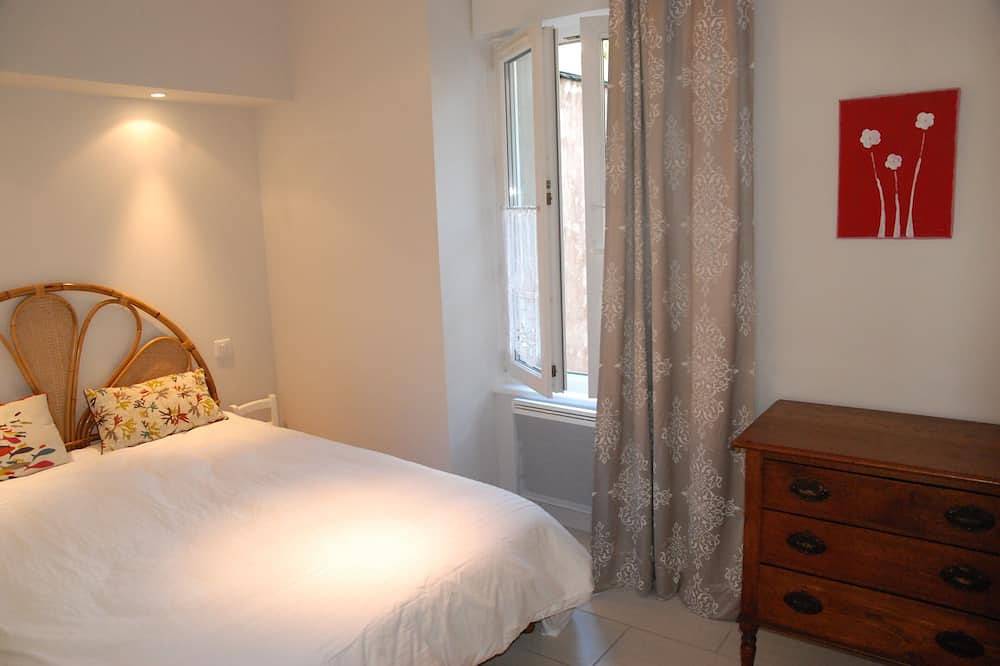 Entire apartment, Beautiful Apartment With Views Over The Port Of Audierne 3 Etoiles - Wifi 3☆ in Côte de Cornouaille