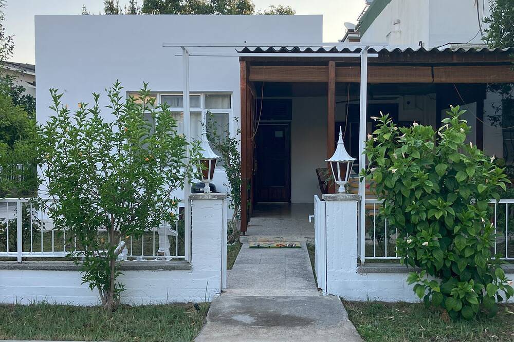 Charming 2-bedroom villa on the Beach with Ac, Wifi in Tekirova in Kemer, Antalya Province
