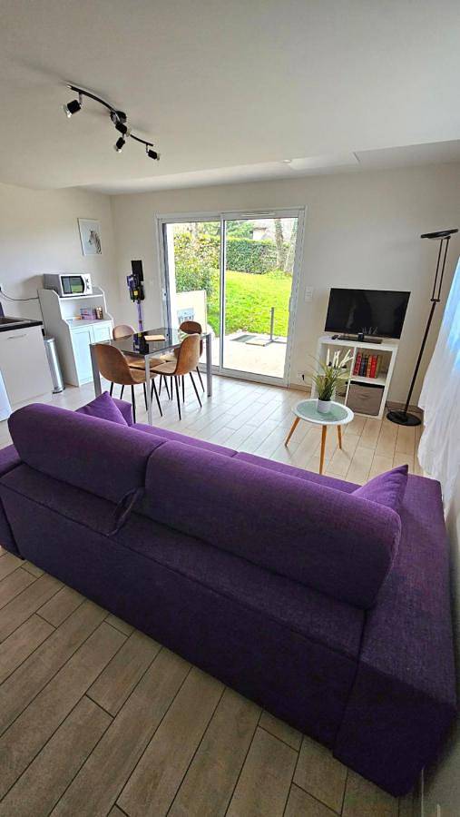 Appartement entier, One-Bedroom Apartment in Bons-en-Chablais, Région de Thonon-les-Bains