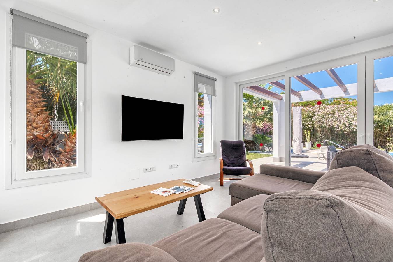 Chalet 'Senna' con vista sulle montagne, Wi-Fi e aria condizionata in Jávea, Costa Blanca