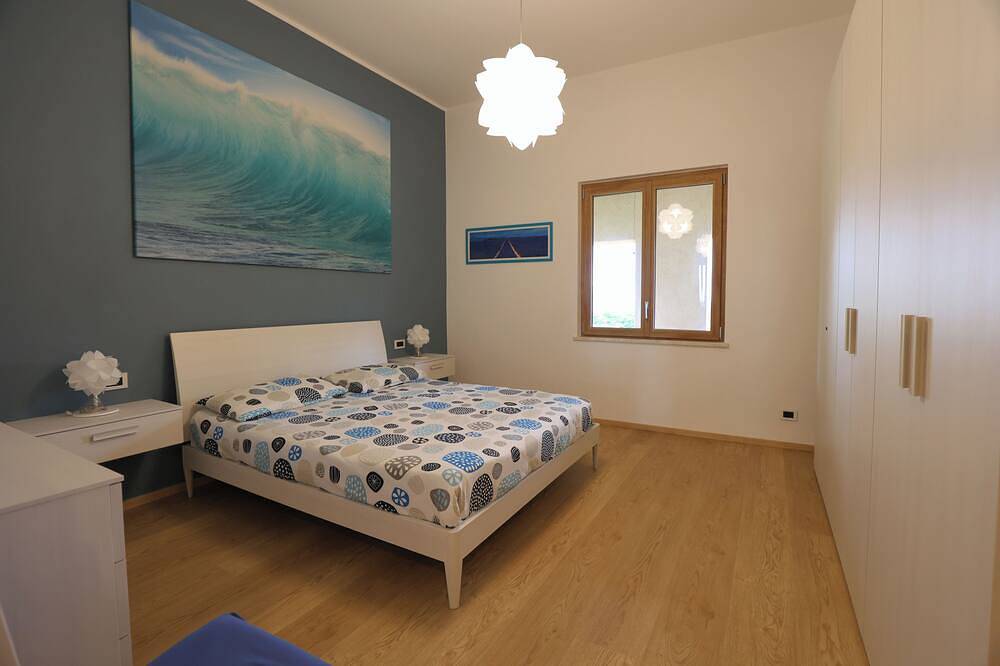 Entire apartment, First floor villa with heated pool and garden in Rialto, Ligurian Alps