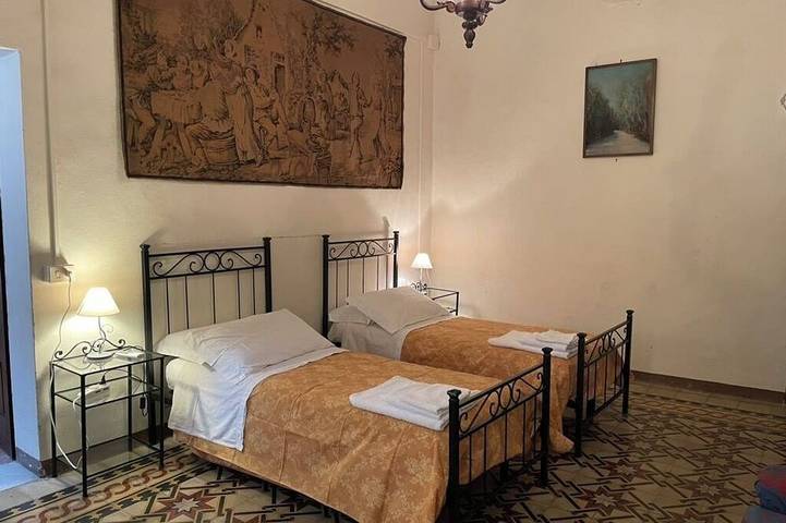 Location de vacances pour 12 personnes, avec terrasse et balcon/terrasse, animaux acceptés à Radicondoli - 2