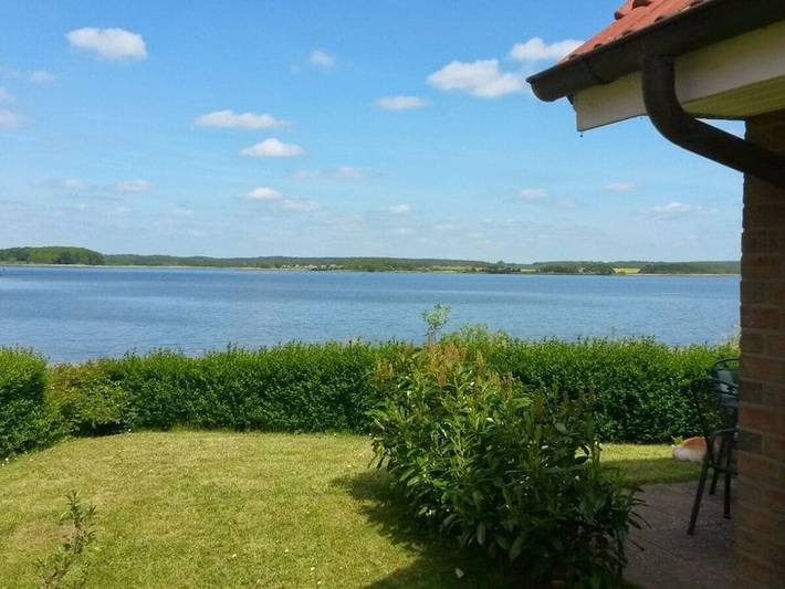 Ferienhaus für 5 Personen, mit Terrasse und Seeblick in Sternberg