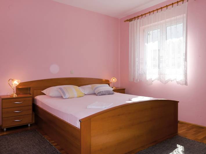 Ferienwohnung für 3 Personen, mit Balkon und Garten in Banjol - 4