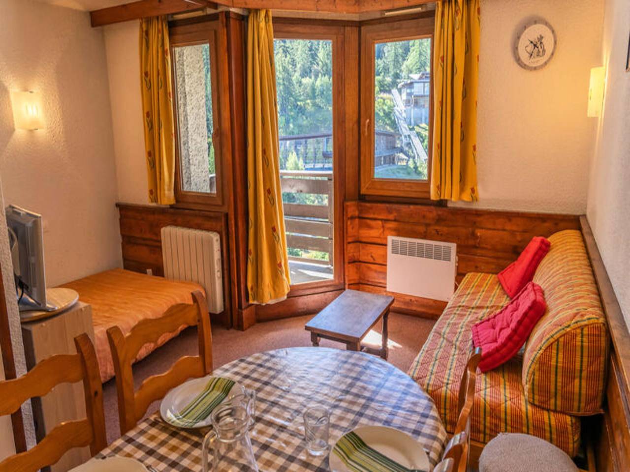 Apartamento entero, Estudio con zona de dormitorio en el corazón de Les Orres 1650 in Les Orres, Parque Nacional de los Ecrins