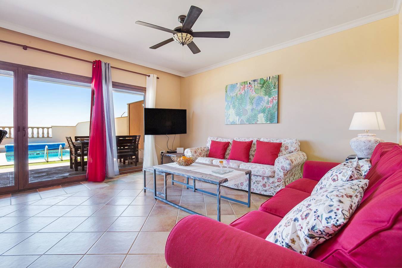 Vacation Home 'Villa Mia' with Sea View, Garden, Pool & Wi-Fi in Caleta de Fuste, Antigua