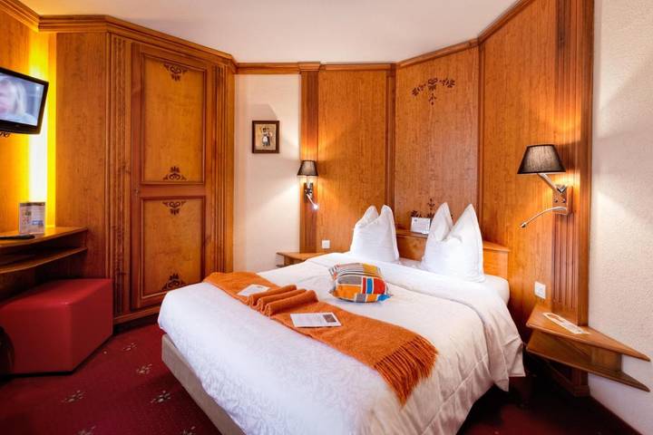 Hôtel pour 4 personnes, avec Balcon et Terrasse ainsi que Jardin et Sauna