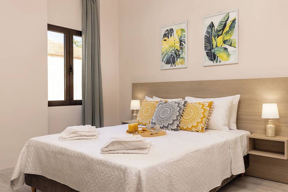 Beautiful large apartment in the heart of Chania. in Chania regione