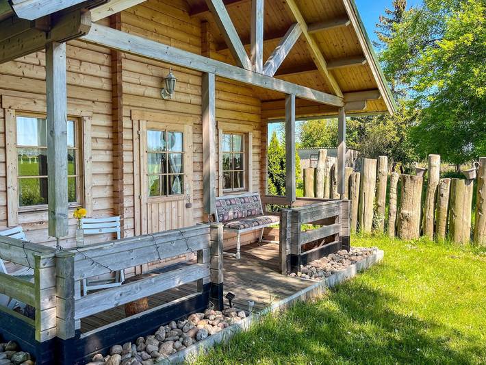 Ferienhaus für 4 Personen, mit Terrasse und Garten in Saal