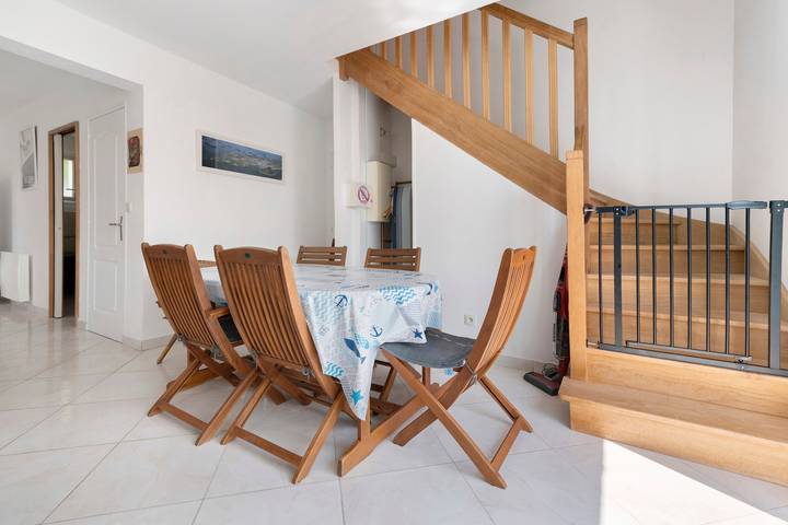 Holiday Home 'Maison Gicquel' with Private Terrace and Garden in Le Tour-du-Parc, Côte des Mégalithes