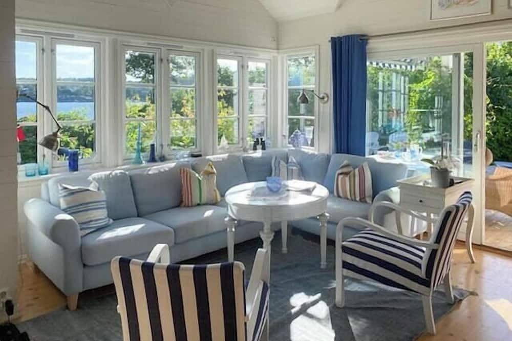 Maritimes Ferienhaus auf einer Insel mit Strand in Sandefjord