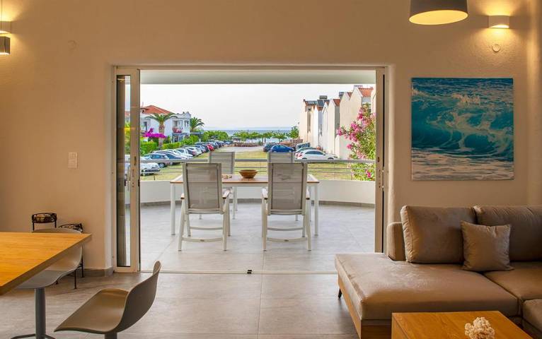 Location de vacances pour 5 personnes, avec vue et jardin dans Pefkochori - 2