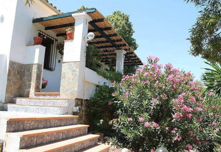 Casa Romántica con vistas a la montaña, piscina y Wi-Fi in Montecorto, Andalucía