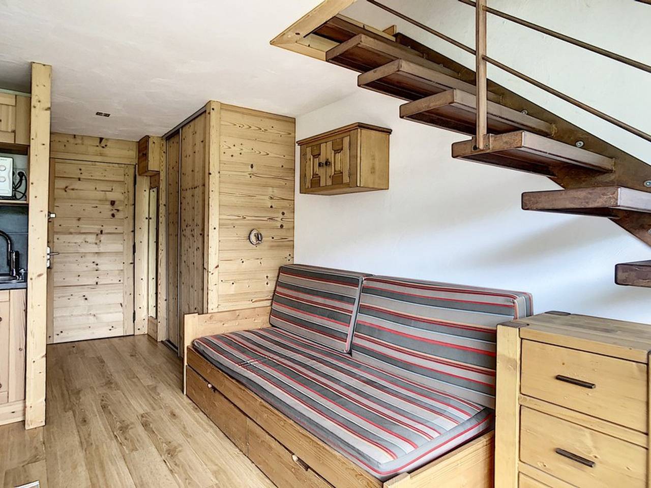 Geheel appartement, Modern duplex, ski-in/ski-out, south balcony in Les Menuires, Saint-Martin-de-Belleville