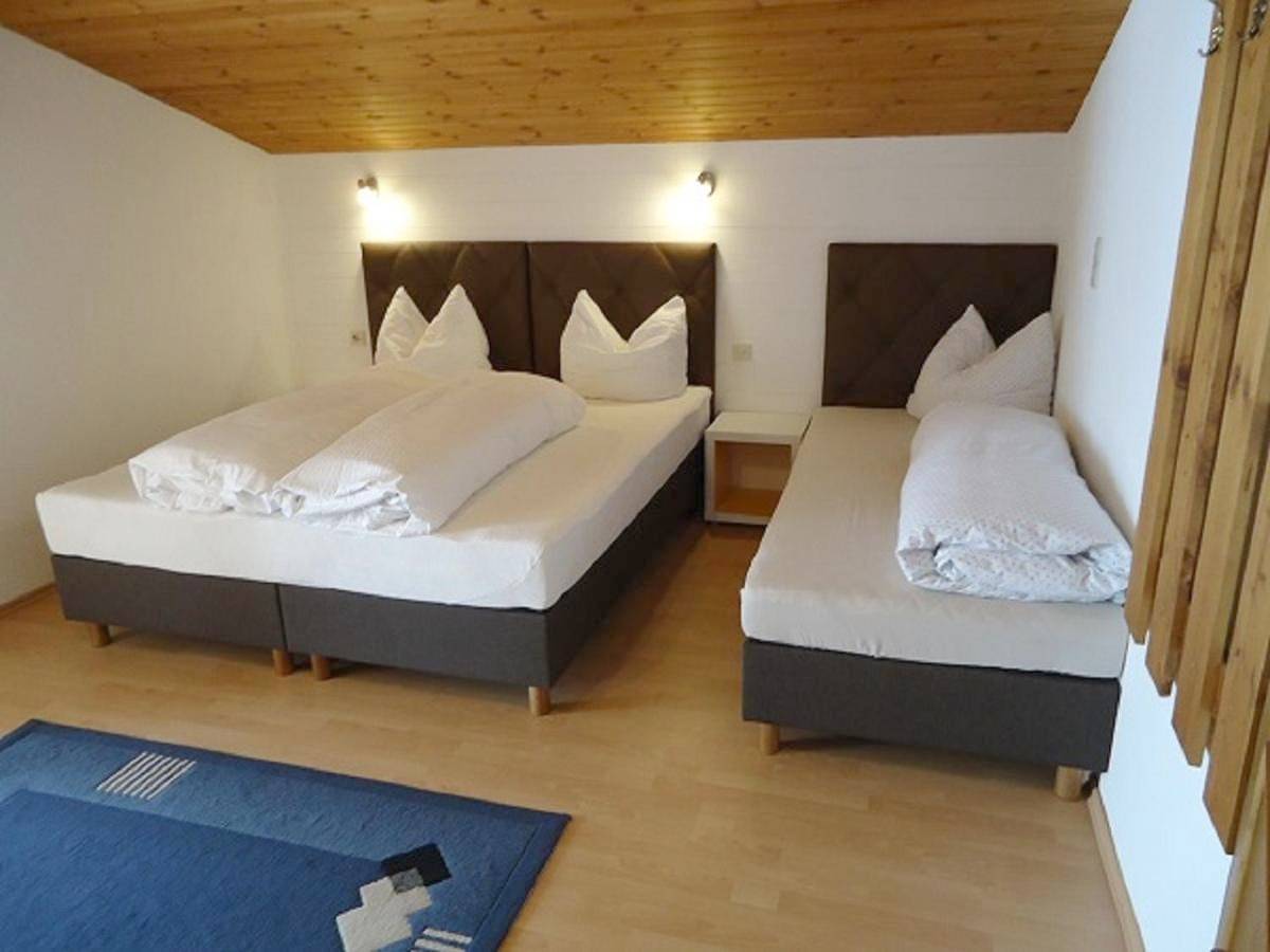 Single Room with Shower in Zell am Ziller, Bezirk Schwaz