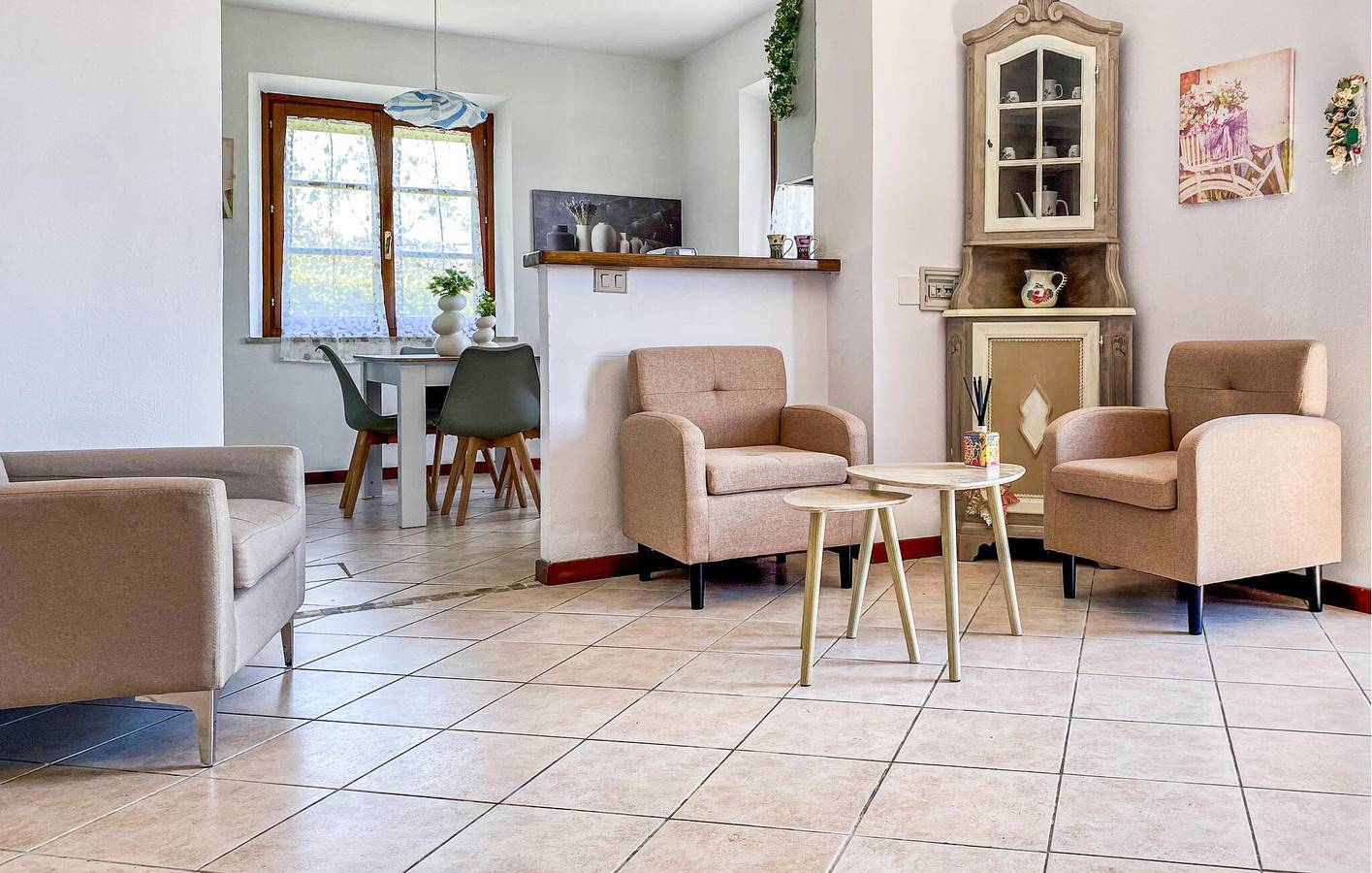 Apt spacieux avec piscine, parking et WiFi in Fivizzano, Massa-Carrara