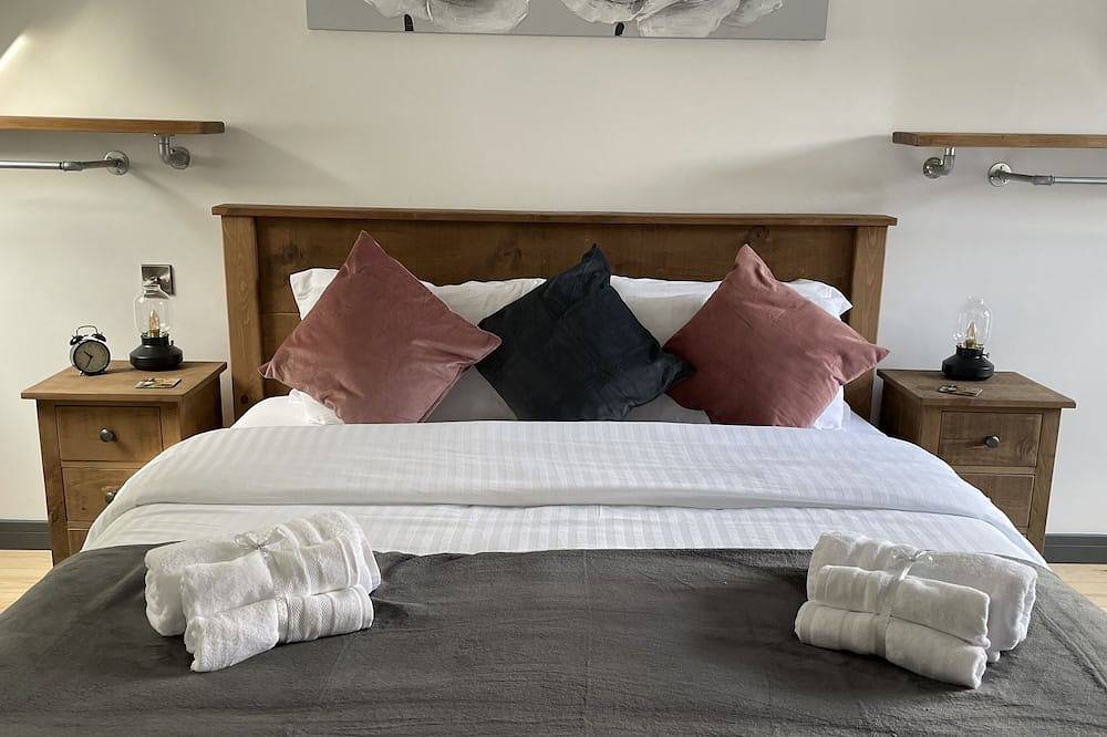 Chapel row 2 luxury cottage in the peaks in Wirksworth, Derbyshire