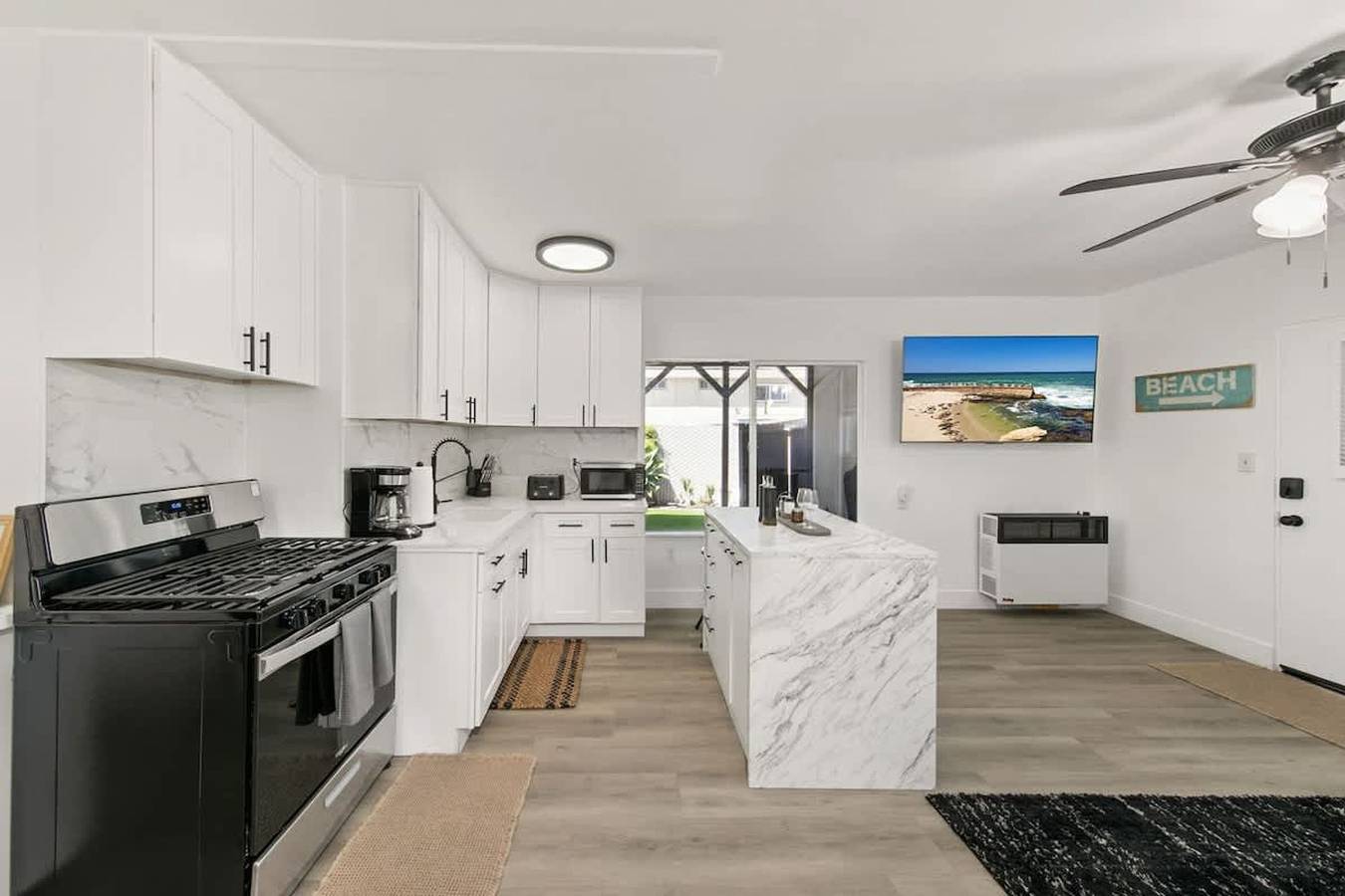 1 Bedroom Steps from Beach and Carlsbad Village in Carlsbad, San Diego County