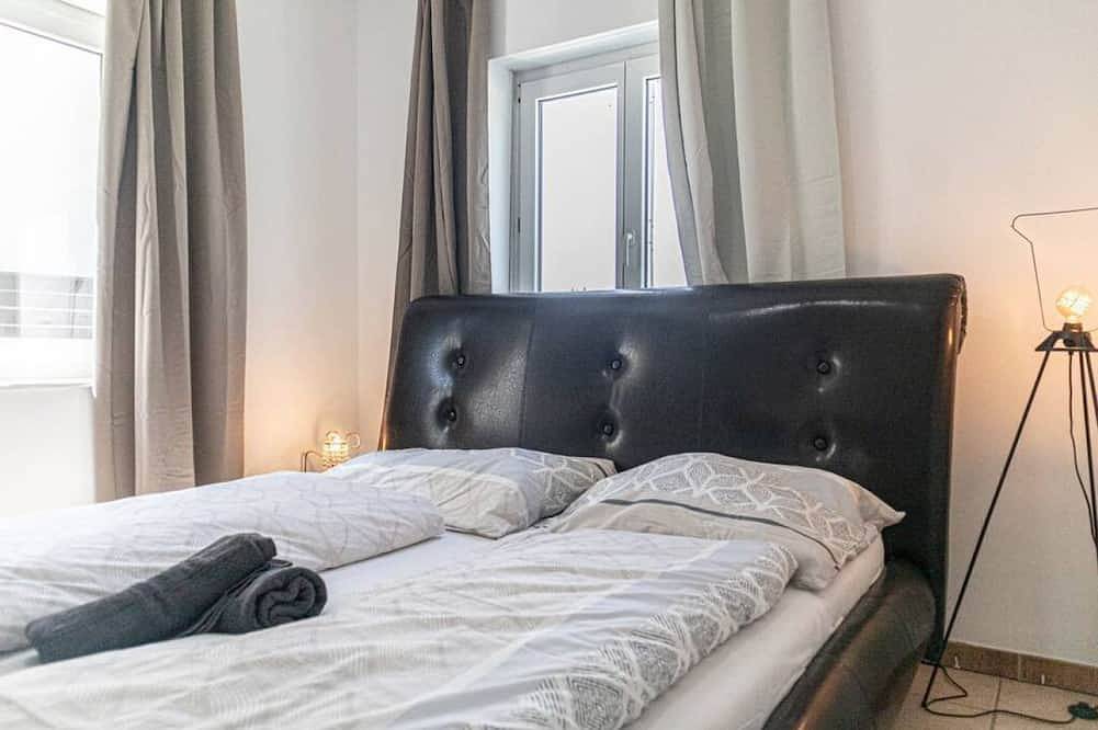 Exquisite Home w/ Garden & Free Parking - for 20p in Wien, Donau Niederösterreich