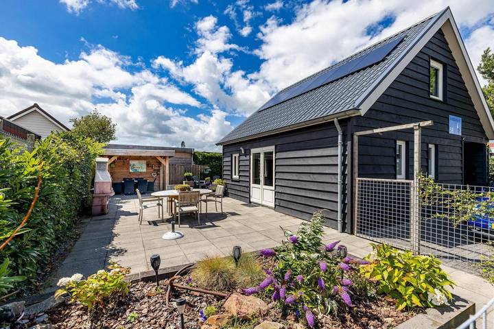 Ferienhaus für 6 Personen, mit Terrasse und Balkon/Terrasse in Renesse