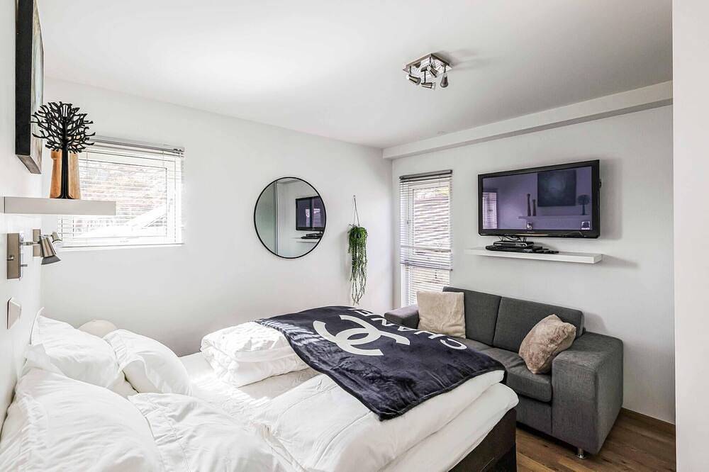 Maison confortable à Lyngdal avec Wi-Fi in Lyngdal