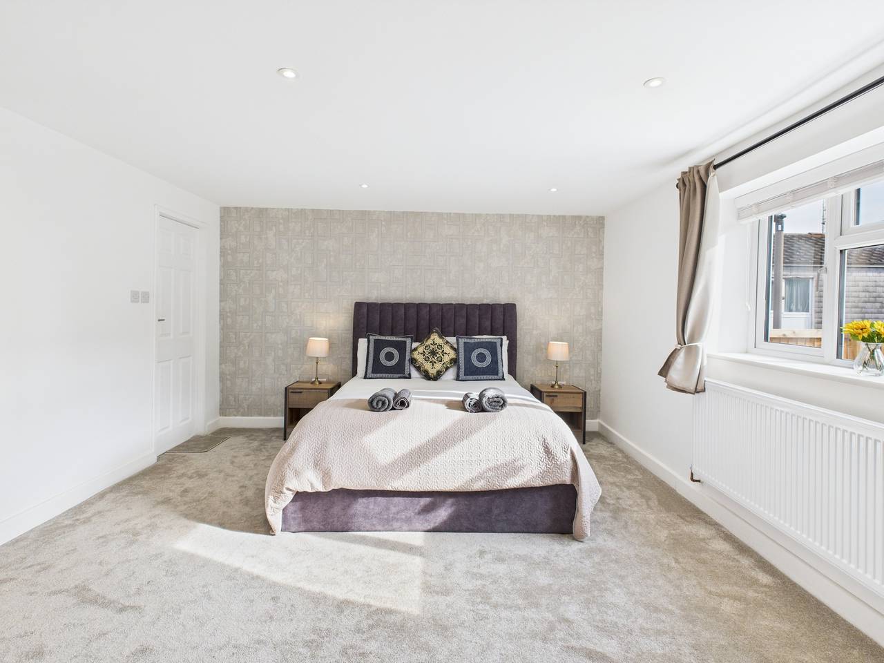 Entire holiday apartment, Central Guest Room - En-Suite, Parking in Birmingham, Birmingham Area