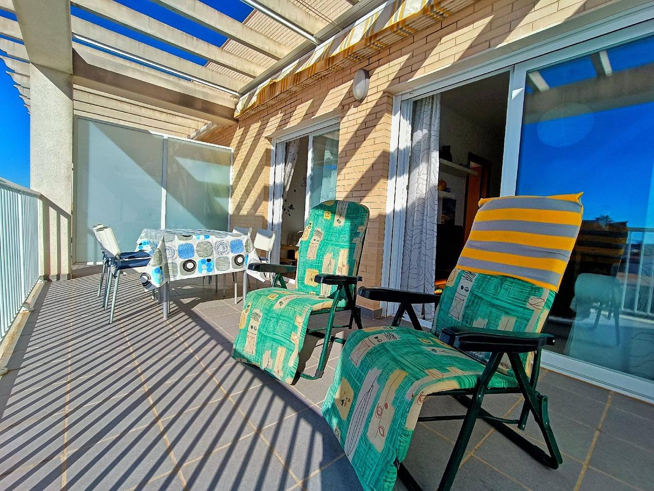 Entire holiday apartment, Stylish 78m² Apartment with Pool & WiFi, 1.5km to Cala Beach in Zona Triador, Vinaròs