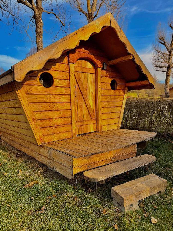 Location de vacances pour 2 personnes, avec Balcon et Terrasse ainsi que Jardin et Piscine à Le Monastier-sur-Gazeille - 2