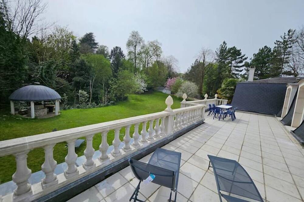 Villa Sweet Birds in Noisy-le-Grand, Sena-Saint Denis