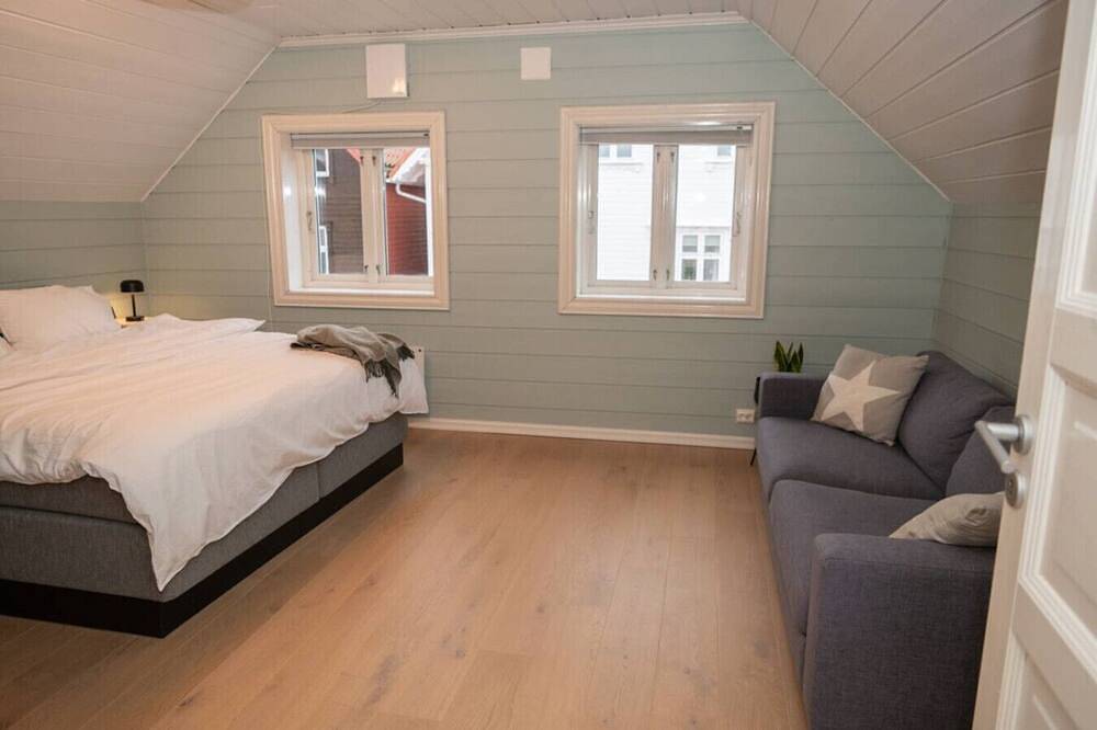 Classic Stavanger House | Private Patio | Spacious in Stavanger
