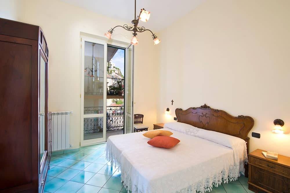 Entire apartment, Appartamento a Vietri sul mare Id 3048 in Vietri sul Mare, Amalfi Coast