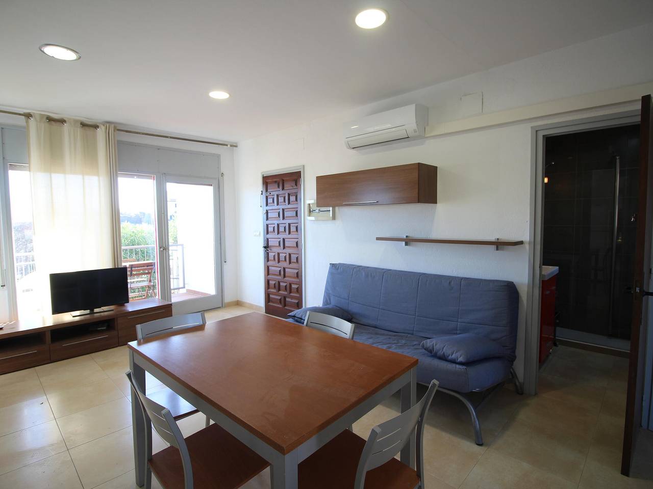 Apartamento entero, Apartamento luminoso frente al mar - 2 habitaciones - 6 pers. in Llansá, Alt Empordà