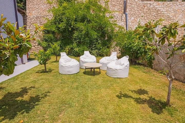 Maison d’hôte pour 7 personnes, avec piscine ainsi que vue et jardin, adapté aux familles à Himarë - 2