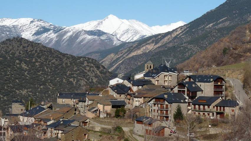 Casa rural para 3 personas, con balcón además de vistas y piscina, Familias con niños en Pallars Sobirà - 2