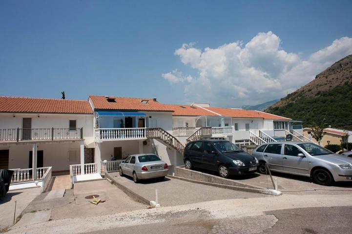 Appartamento per 7 persone, con Balcone e Terrazza nonché Panorama a Sveti Stefan