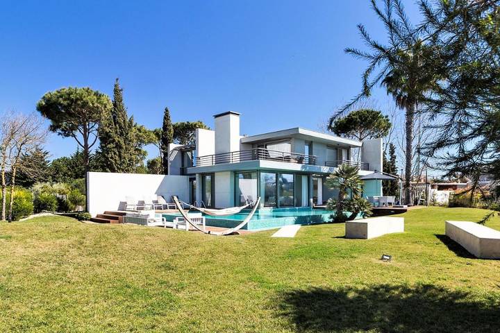 Villa pour 10 personnes, avec Balcon et Terrasse ainsi que Jardin et Piscine à Péninsule de Troia