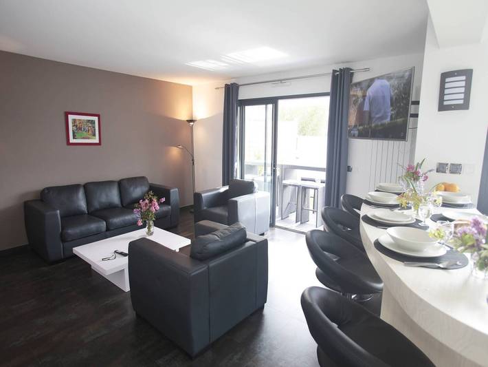 Villa pour 8 personnes, avec balcon et piscine, adapté aux familles dans Côte Basque