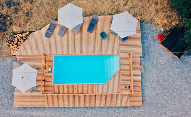 Chalet pour 4 personnes, avec jardin ainsi que piscine et vue