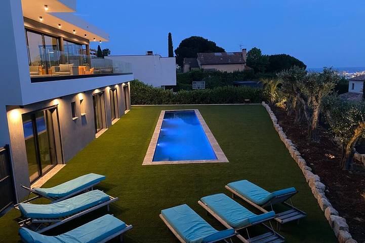 Villa für 8 Personen, mit Garten in Nizza
