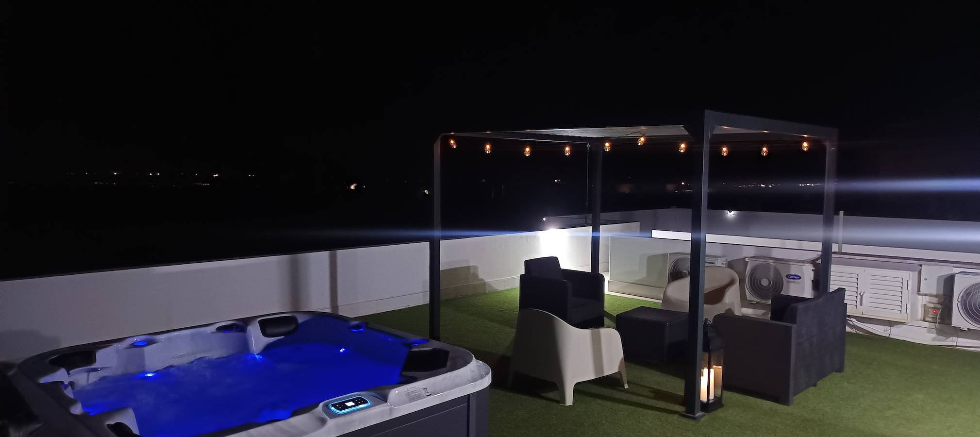 Villa 'Sunrise House' with Sea View, Jacuzzi, Pool, Wi-Fi and Air Conditioning in Tavira (Santa Maria), Faro District