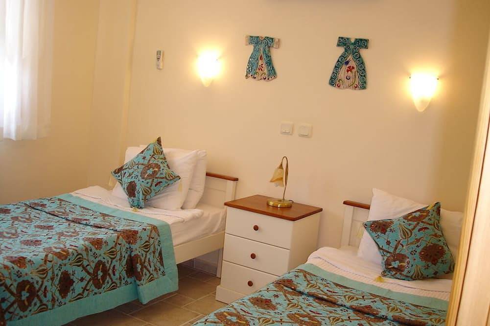 Our villa Magnolia M is on a stunning complex with large L shape pool /childs in Fethiye, Türkische Ägäis