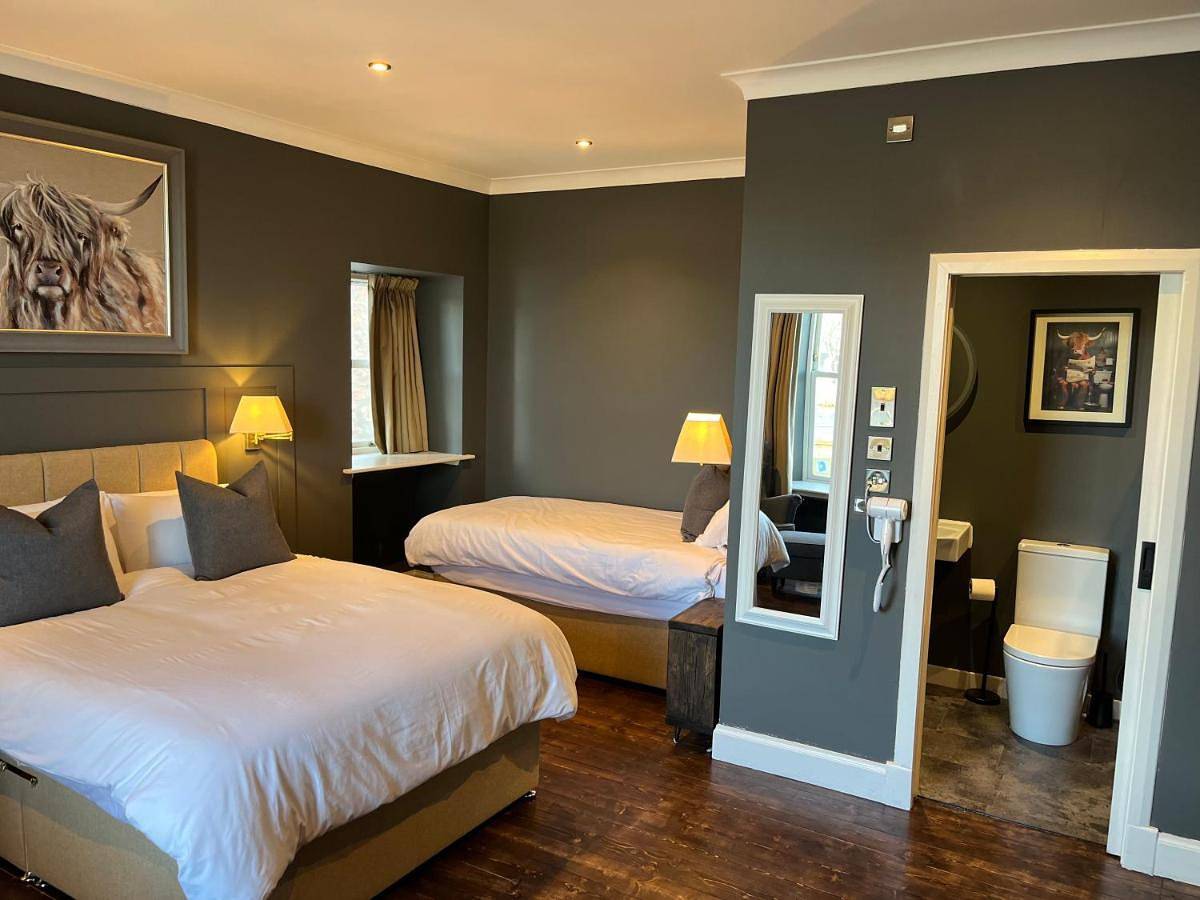 Family Room with Private Bathroom in Inverness, Highlands