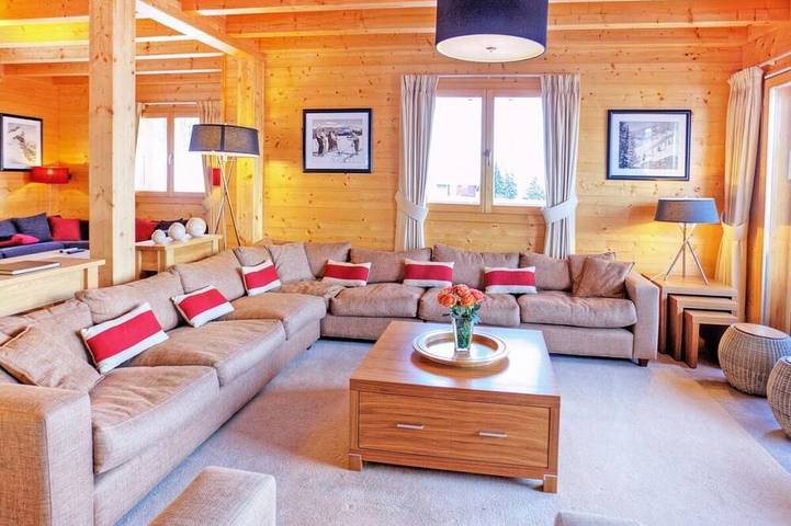 Chalet für 10 Personen, mit Sauna und Balkon sowie Pool