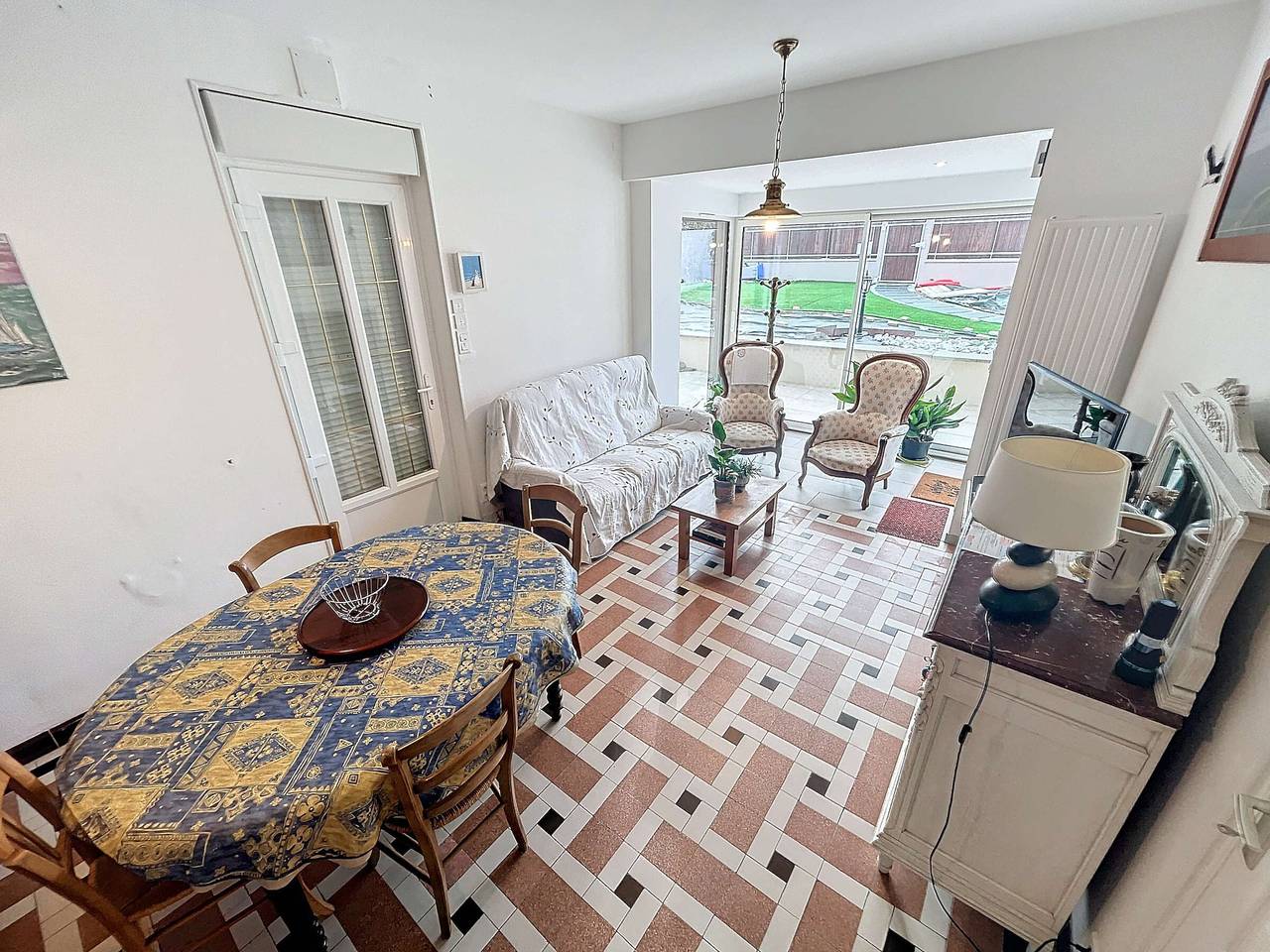 Charmantes Haus im Zentrum mit Garten, 100m vom Strand und Geschäften, 4 Schlafzimmer, Wlan in Jullouville, Côte de la Déroute