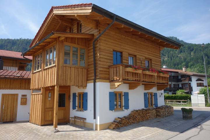 Ferienhaus für 6 Personen, mit Balkon und Terrasse sowie Garten und Sauna
