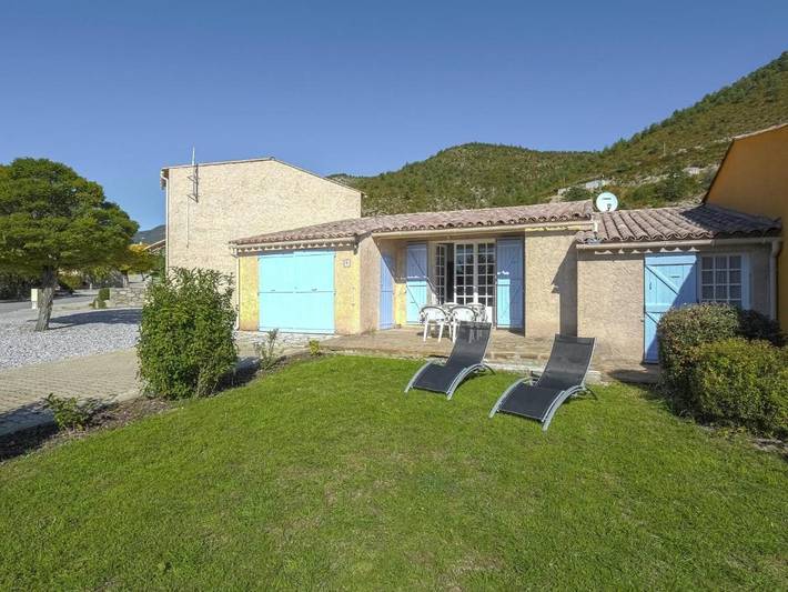Villa pour 6 personnes, avec Terrasse ainsi que Jardin et Piscine à Castellane