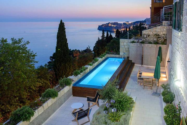 Villa with pool for 13 people, with garden and sauna as well as pool and ocean view in Dubrovnik
