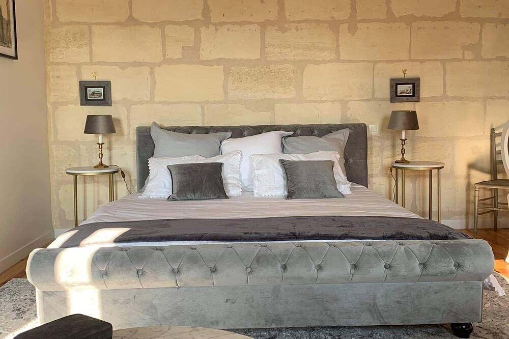 Maison Sommet Clos les arbories Hébergement 4 chambres, cuisine équipée, piscine in Lugon-et-l'Île-du-Carnay, Région de Libourne